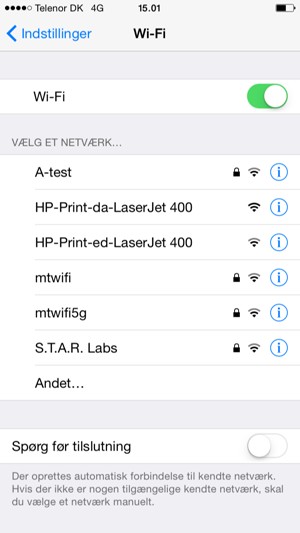 Slå Wi-Fi til. Vælg det trådløse netværk, du ønsker at oprette forbindelse til