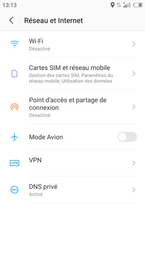 Sélectionnez Cartes SIM et réseau mobile
