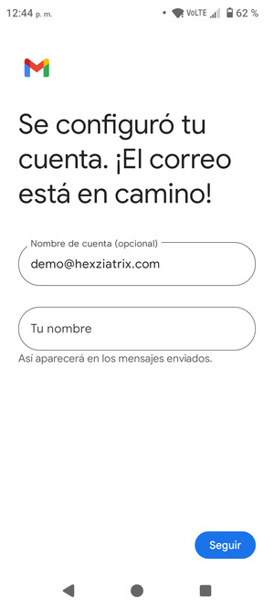 Déle a su cuenta un nombre y escriba su nombre. Seleccione Seguir