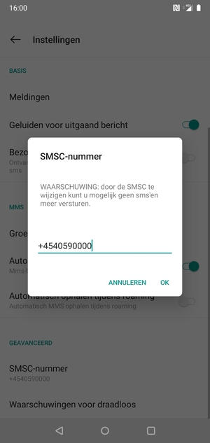 Voer het SMSC-nummer in en selecteer OK