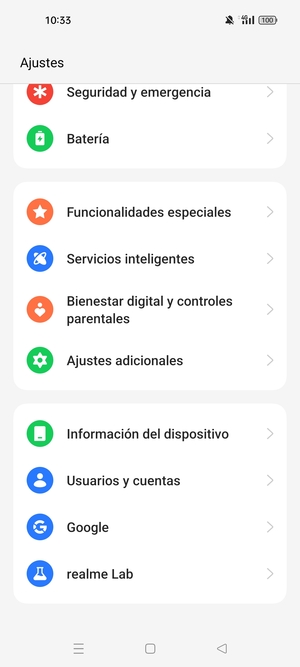 Desplácese y seleccione Usuarios y cuentas