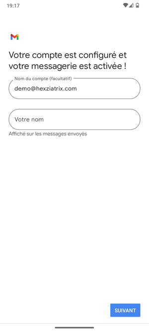 Donnez un nom à votre compte et saisissez votre nom. Sélectionnez SUIVANT