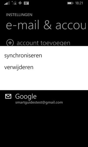 Klik op uw Google-account en selecteer synchroniseren