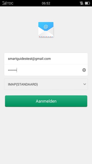 Voer uw Gmail of Hotmail adres en wachtwoord in. Selecteer Aanmelden