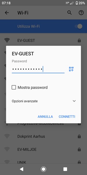 Inserisci la password del Wi-Fi e seleziona CONNETTI