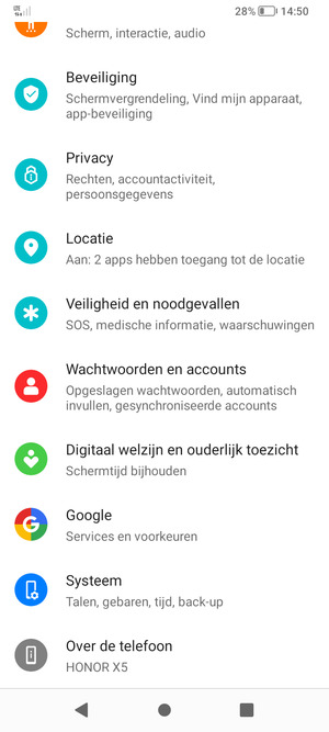 Scroll naar en selecteer Wachtwoorden en accounts