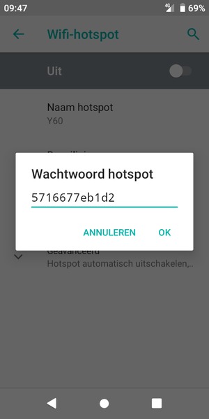 Voer een wachtwoord van een WiFi-hotspot in van ten minste 8 tekens en selecteer OK