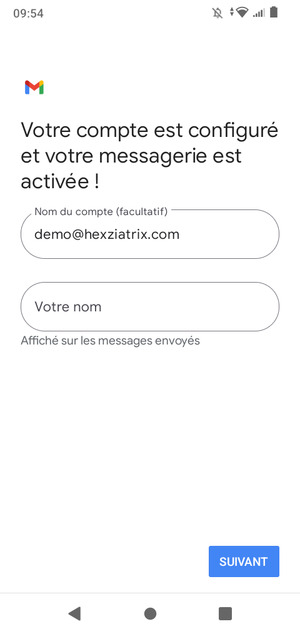 Donnez un nom à votre compte et saisissez votre nom. Sélectionnez SUIVANT