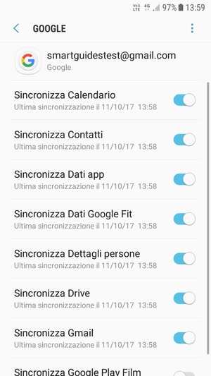 Assicurati che Sincronizza Contatti sia selezionato