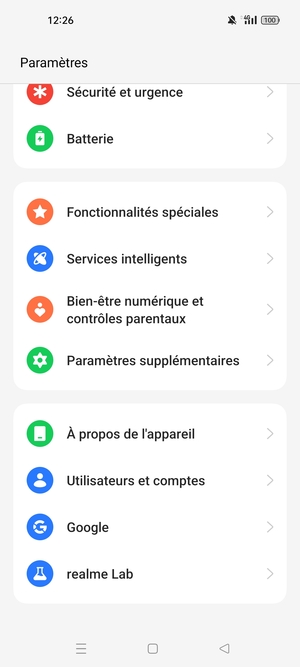 Faites défiler et sélectionnez Utilisateurs et comptes