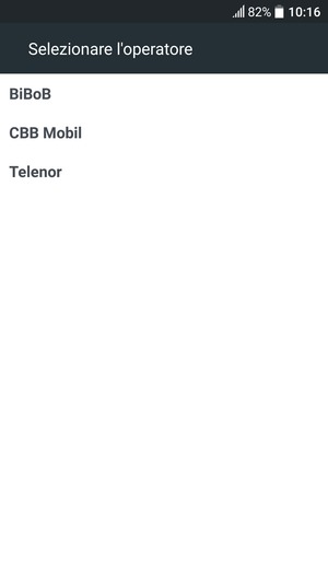 Se viene visualizzato un elenco di operatori, seleziona Kena Mobile