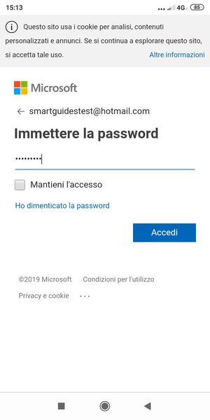 Inserisci la tua password di Hotmail e seleziona Accedi