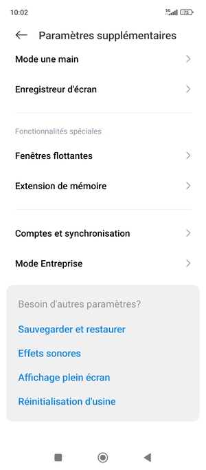 Faites défiler et sélectionnez Comptes et synchronisation