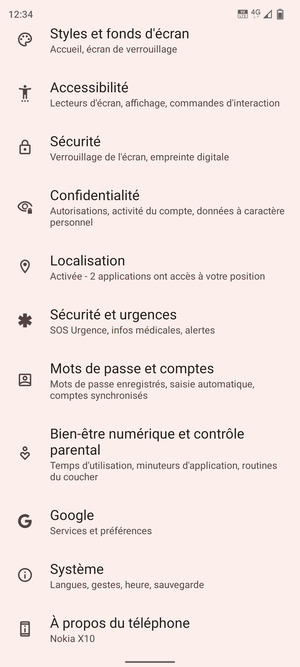 Faites défiler et sélectionnez Mots de passe et comptes