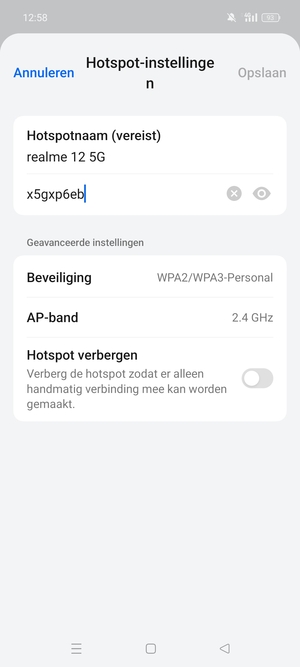 Voer een wachtwoord van een WiFi-hotspot in van ten minste 8 tekens en selecteer Opslaan