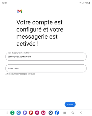 Donnez un nom à votre compte et saisissez votre nom. Sélectionnez Suivant