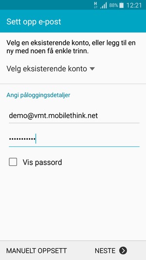 Skriv inn e-postadresse og passord. Velg NESTE