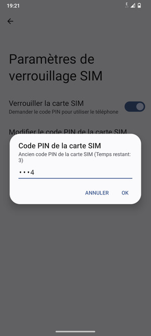 Saisissez Ancien code PIN de la carte SIM et sélectionnez OK