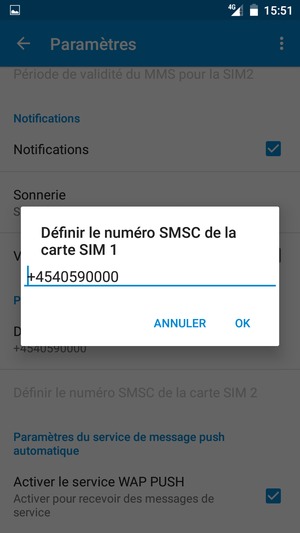 Saisissez le numéro du SMSC de la carte SIM et sélectionnez OK