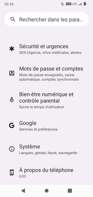 Faites défiler et sélectionnez Mots de passe et comptes