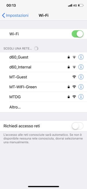 Imposta il Wi-Fi su ON. Seleziona la rete wireless a cui desideri connetterti