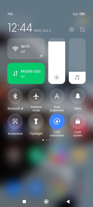 Select Auto brightness