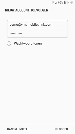 Voer uw e-mailadres en wachtwoord in. Selecteer INLOGGEN