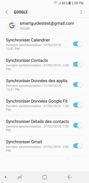 Assurez-vous que Synchroniser Contacts est sélectionné