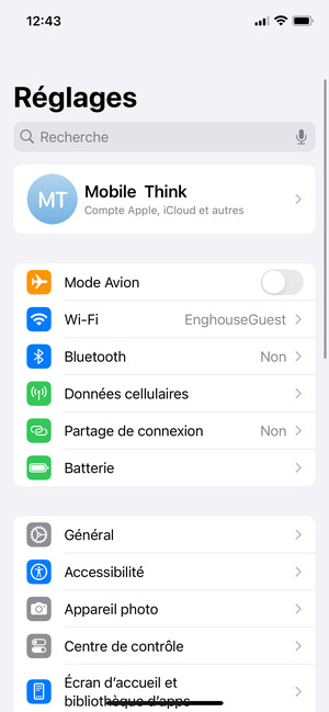 Pour modifier le code PIN de la carte SIM, revenez au menu Réglages et sélectionnez Données cellulaires