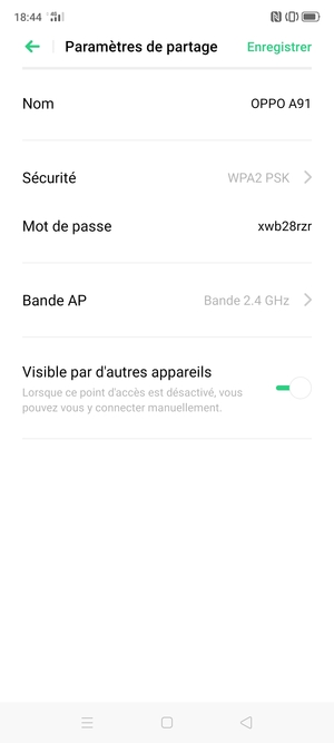 Saisissez un mot de passe de hotspot Wi-Fi d'au moins 8 caractères et sélectionnez Enregistrer