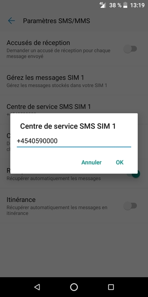 Saisissez le numéro du Centre de service SMS SIM et sélectionnez OK