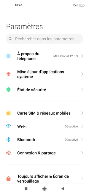 Sélectionnez Carte SIM & réseaux mobiles