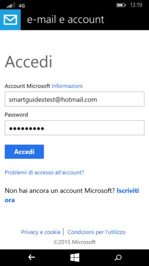 Inserisci il tuo indirizzo email e password. Seleziona Accedi