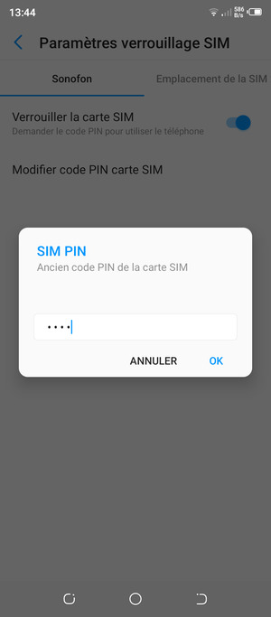 Saisissez votre Ancien code PIn de la carte SIM et sélectionnez OK
