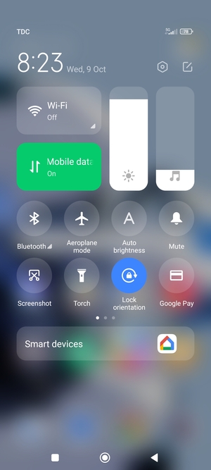 Select Auto brightness