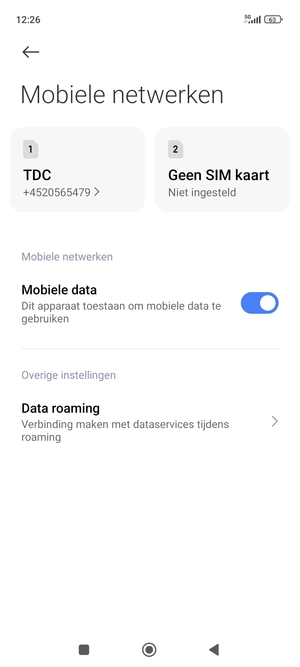 Scroll naar en selecteer Data roaming