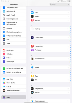 Scroll naar en selecteer Apps en selecteer vervolgens Mail