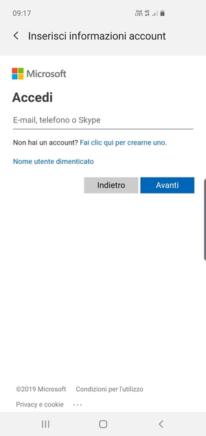 Inserisci il tuo indirizzo Hotmail e seleziona Avanti