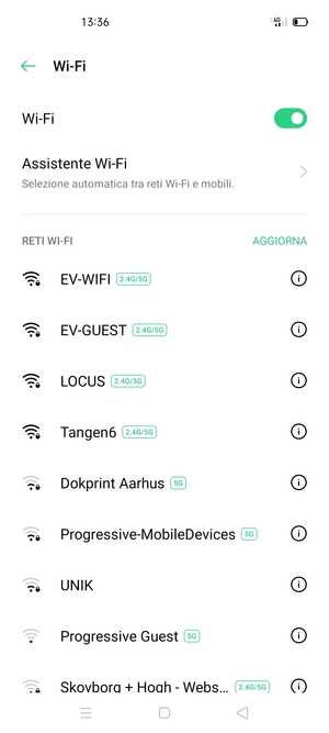 Seleziona la rete wireless a cui desideri connetterti