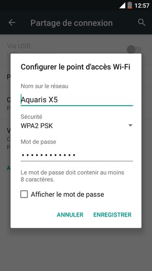 Saisissez un mot de passe de hotspot Wi-Fi d'au moins 8 caractères et sélectionnez ENREGISTRER