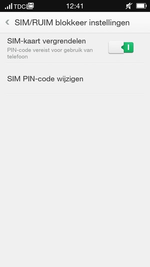 Schakel SIM-kaart vergrendelen in en selecteer SIM PIN-code wijzigen