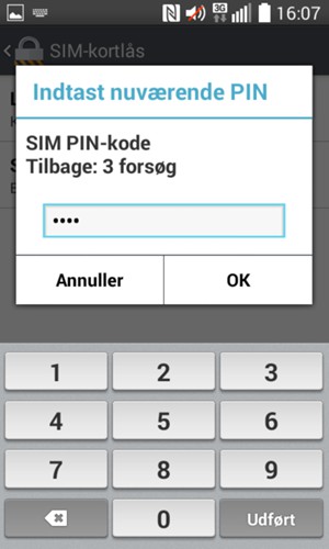 Indtast din nuværende PIN-kode til SIM og vælg OK